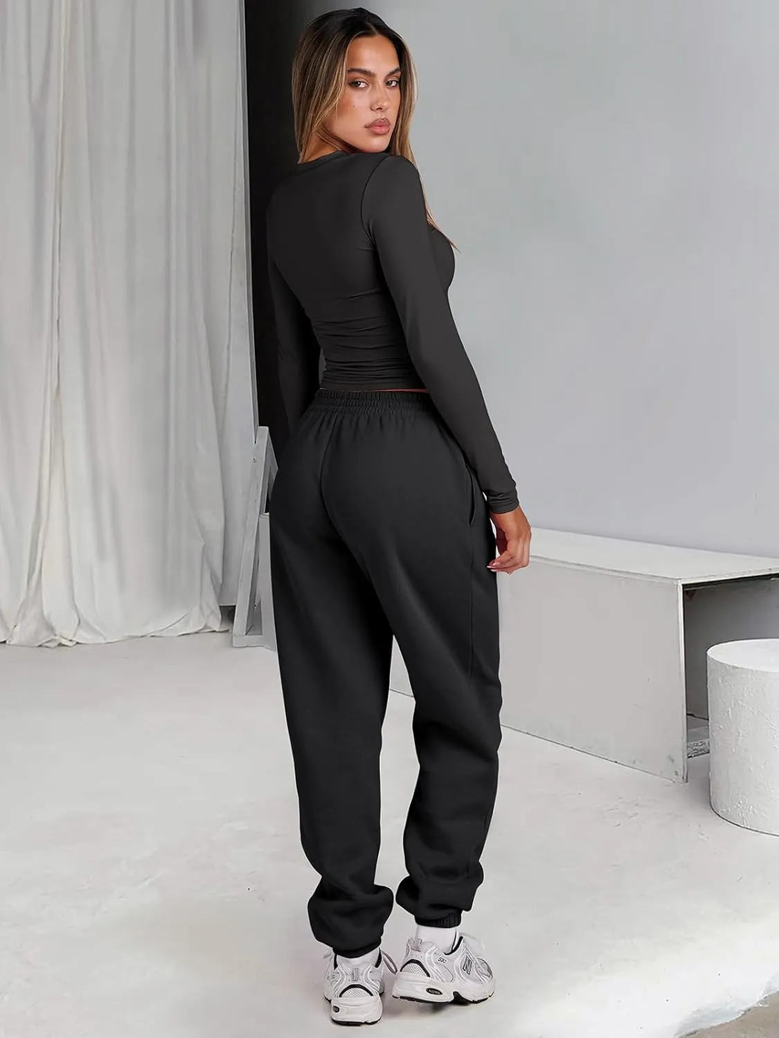 ANRABESS Womens 2 Piece Sweatsuits Long Sleeve Tight Shirt Tops Joggers Fleece Sweatpants Sets 2024 Fall Sweat Lounge Outfits