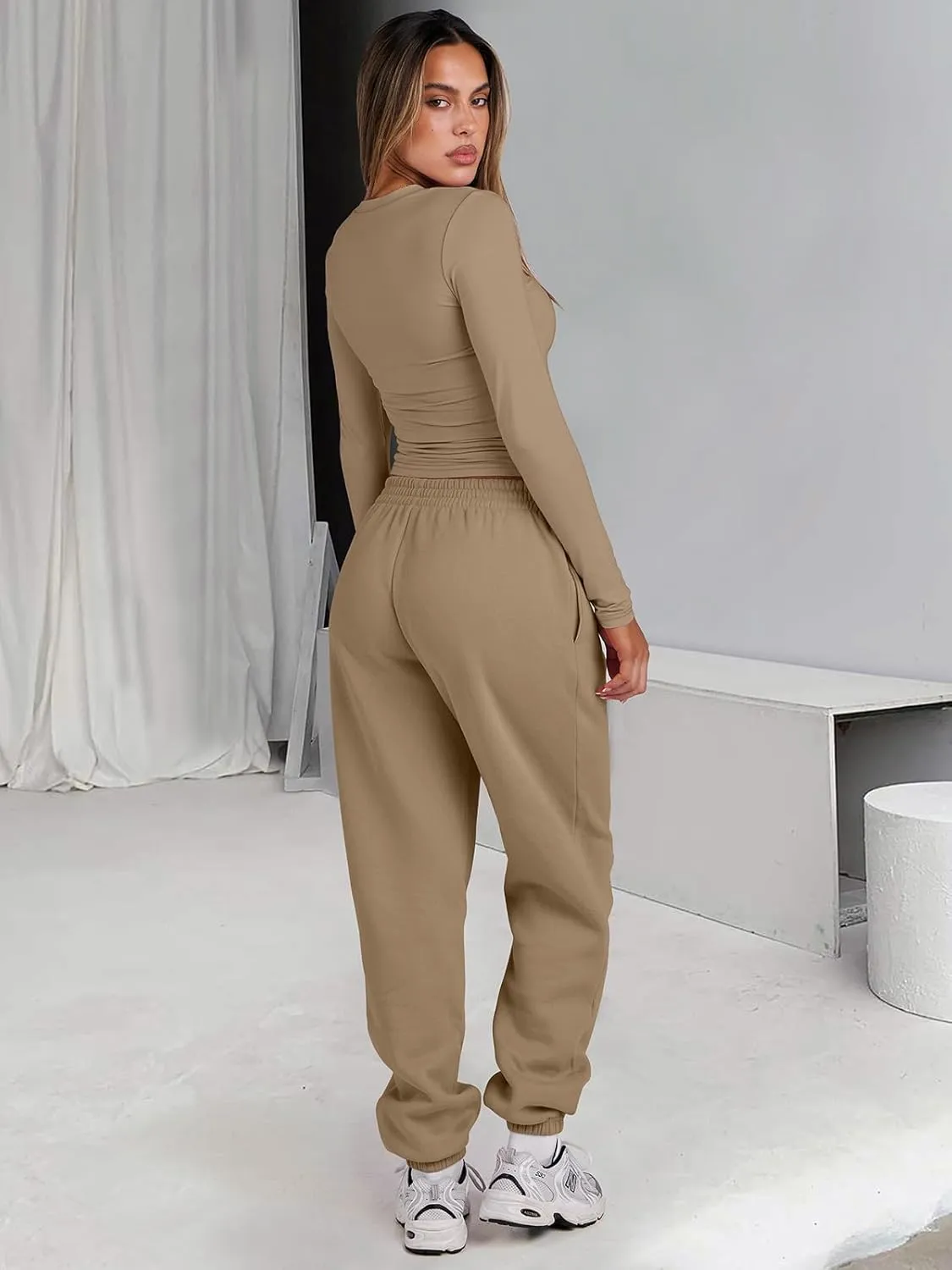 ANRABESS Womens 2 Piece Sweatsuits Long Sleeve Tight Shirt Tops Joggers Fleece Sweatpants Sets 2024 Fall Sweat Lounge Outfits