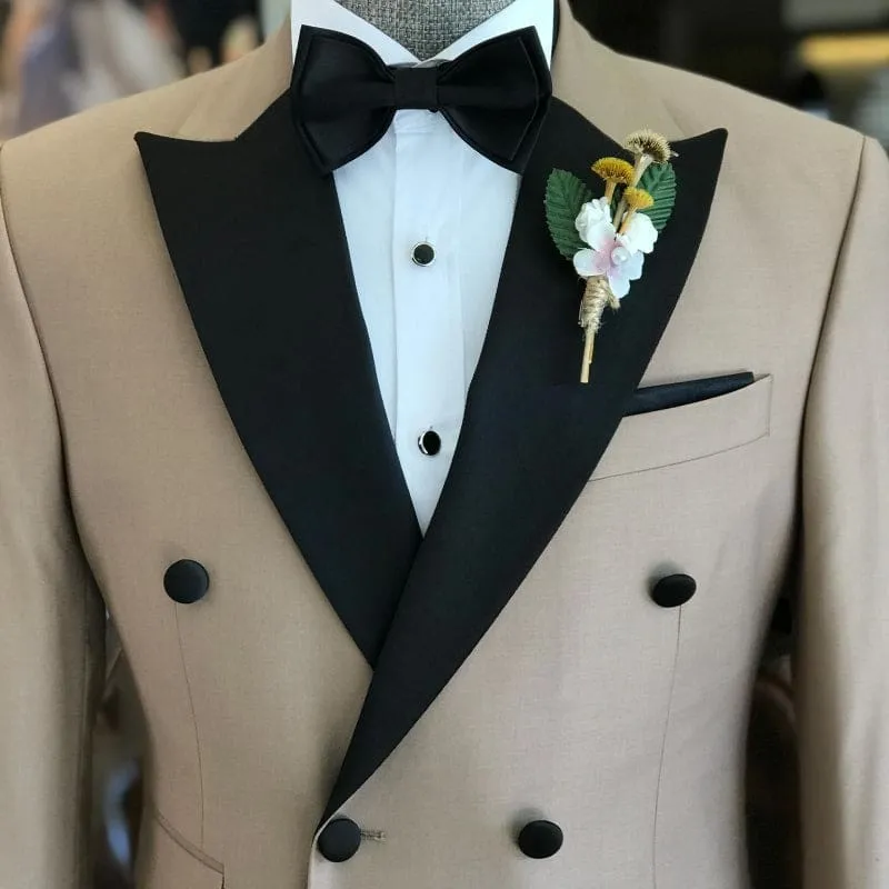 Chic Peaked Lapel Double Breasted Khaki Prom Suits Two Pieces Wedding Suits