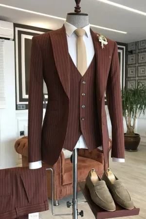 Chic Peaked Lapel Three Pieces Striped Business Suits Slim Fit Groomsmen Suits