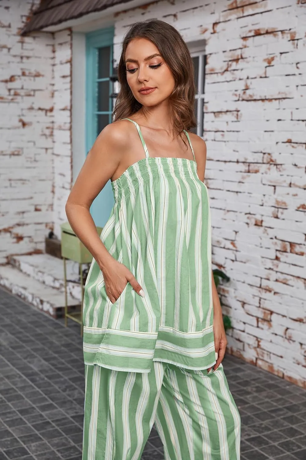 MISSACTIVER Women Sleeveless Striped Tunic Tank Top Summer Color Block Smocked Spaghetti Strap Camisole Tops with Pockets