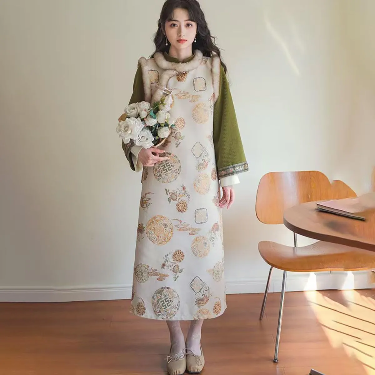 NCDUANSAN Chinese Style Long Sleeved Thick Cheongsam, Spring and Autumn Women's Retro Embroidered Vest Long Skirt