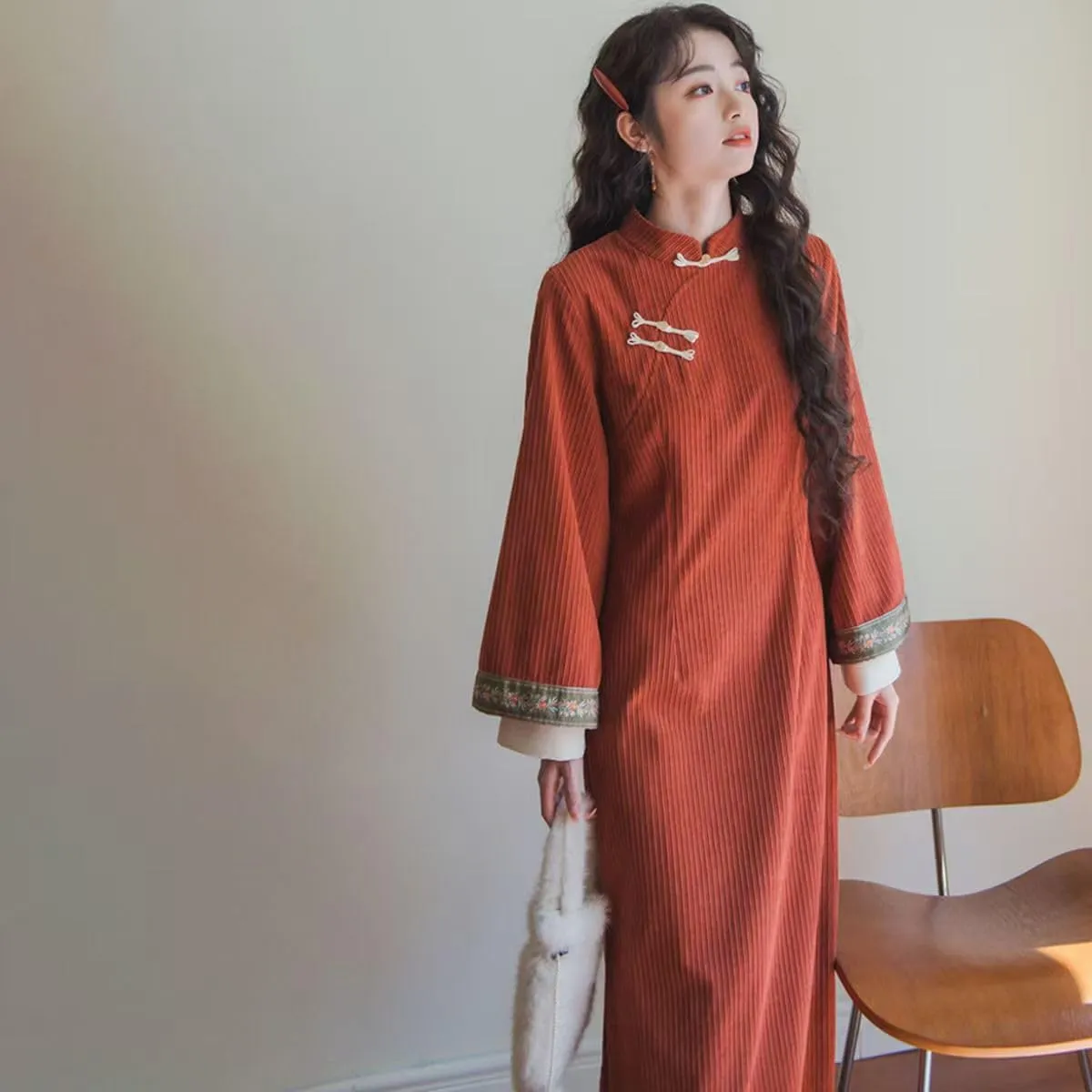NCDUANSAN Chinese Style Long Sleeved Thick Cheongsam, Spring and Autumn Women's Retro Embroidered Vest Long Skirt
