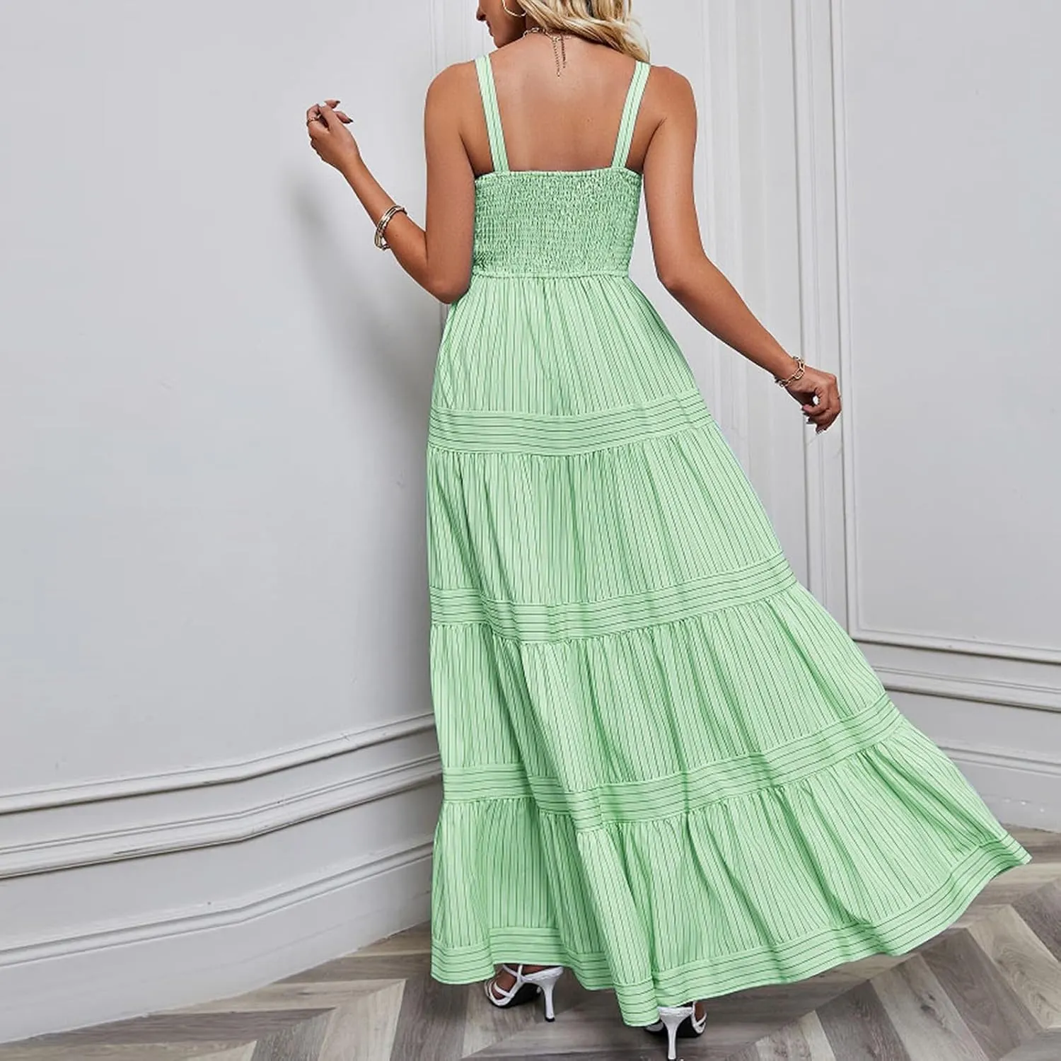 Women's Sleeveless Maxi Dress Striped Print Smocked Sexy Spaghetti Strap Square Neck Flowy Swing Maxi Length Dress